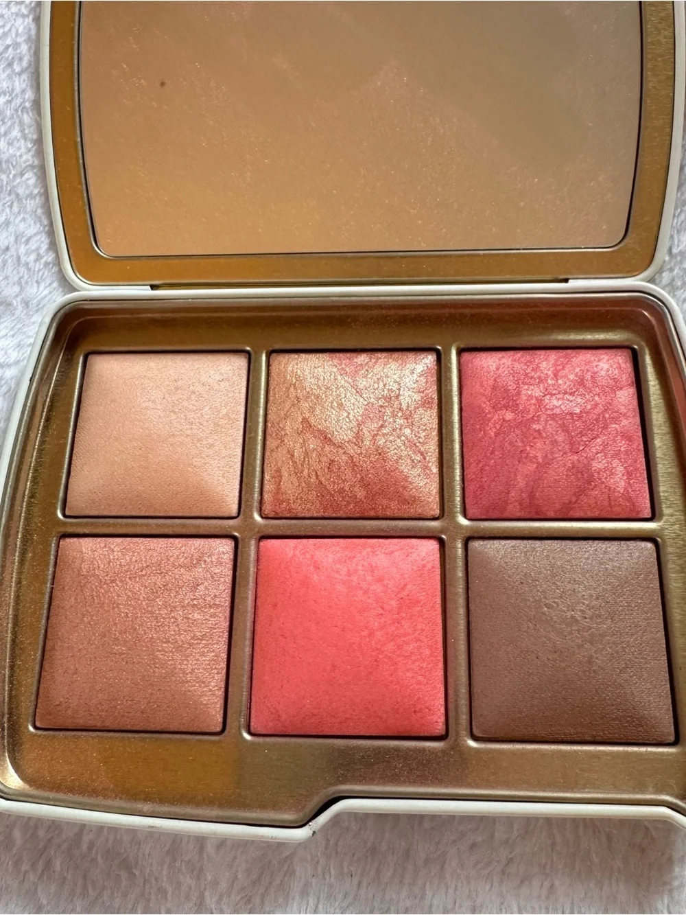 Hourglass Ambient Lighting Edit in Evil Eye